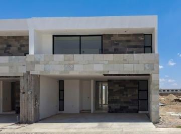 Casa en condominio · 208m² · 4 Recámaras · 2 Estacionamientos · Casa Fabiana en Venta en Punta Coral (Norponiente)