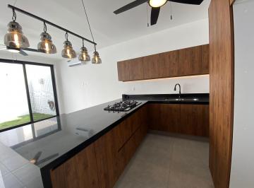 Casa · 164m² · 3 Recámaras · 2 Estacionamientos · Venta Renta Casa Arbolada Huayacan Cancun