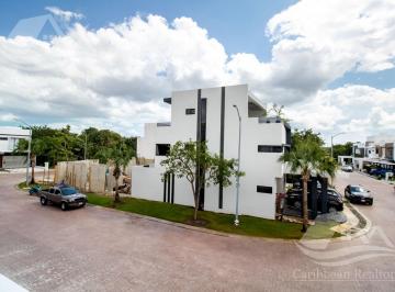 Casa · 389m² · 4 Recámaras · 2 Estacionamientos · Casa en Venta en Rio Cancun