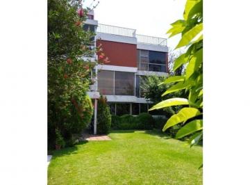 N/A · Descubre La Combinación Perfecta de Lujo y Comodidad en Esta Impresionante Casa Residencial, Recién