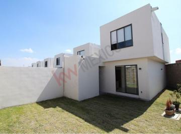 N/A · ¡Exclusividad y Diseño: Estrena Residencia de Lujo en Esquina con Jardín Majestuoso!