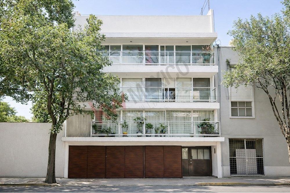For Sale: Apartment in La Escandón, One Block from Patriotismo Metro Station