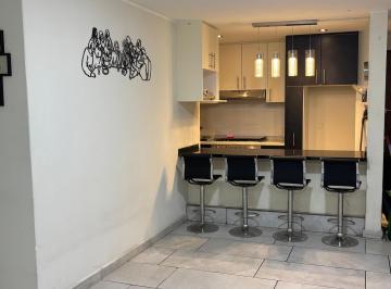 N/A · Venta de Departamento con Cocina de Granito, Remodelado y 2 Autos