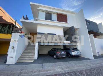 Casa · 463m² · 4 Recámaras · 3 Estacionamientos · Casa Renta Juriquilla Cumbres del Ago