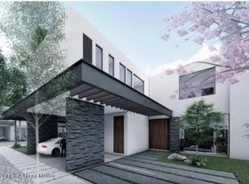 Casa · 196m² · 3 Recámaras · 2 Estacionamientos · Casa en Venta Barrio del Niño Jesús, Calle Cruz Verde 25 - 536gis