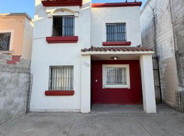 Casa · 69m² · 2 Recámaras · 2 Estacionamientos · Casa en Venta en Villa Bonita