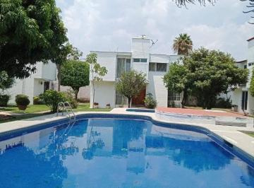 Casa en condominio de 3 habitaciones, Cuernavaca · Casa Renta 4 Rec 3wc Alberca Cuernavaca Zona Dorada