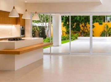 Casa · 391m² · 4 Recámaras · 2 Estacionamientos · Casa en Venta en Lagos del Sol Cancun
