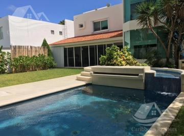 Casa · 480m² · 3 Recámaras · Casa en Venta en Villa Magna Cancun