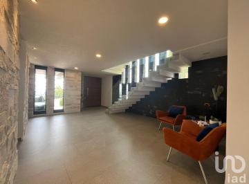 Casa · 450m² · 3 Recámaras · 2 Estacionamientos · Casa en Venta en Gran Reserva, Lomas de Angelópolis con Vista a La Ciudad