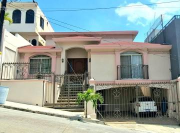 Casa · 3 Recámaras · Casa - Fraccionamiento Tancol 33