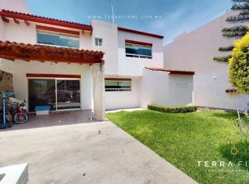 Casa · 300m² · 4 Recámaras · 2 Estacionamientos · Casa en Colinas del Bosque, Querétaro