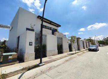 Casa de 3 habitaciones, León · Preventa | Casas en Mayorca Residencial con Alberca y Gym | Frente a Área Verde