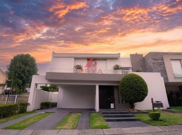 Casa en condominio de 4 habitaciones, Zapopan · Casa en Venta en Valle Real Zapopan | Residencia en Oportunidad de 430 m²