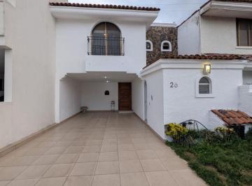 Casa en condominio de 4 habitaciones, Zapopan · Hermosa Casa en Renta en Naciones Unidas en Coto Privado Amueblada