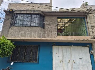 Casa · 174m² · 5 Recámaras · 1 Estacionamiento · Casa en Venta, en Tolotzin II, Ecatepec de Morelos Estado de México.