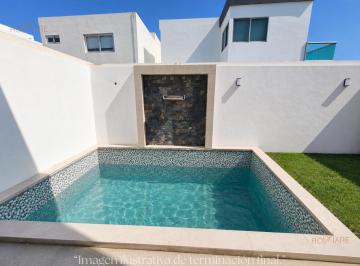 Casa · 355m² · 4 Recámaras · 2 Estacionamientos · Casa 4 Recámaras | Alberca Privada | Fracc. Lomas del Sol
