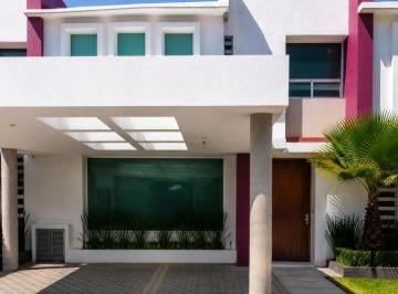 Casa en condominio · 220m² · 3 Recámaras · 3 Estacionamientos · Casa Cercana a La Uvm Metepec