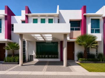 Casa en condominio · 220m² · 3 Recámaras · 3 Estacionamientos · Casa Cercana a La Uvm Metepec