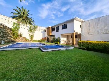 Casa de 4 habitaciones, Cuernavaca · Casa con Alberca en Venta en Lomas de Cortés, Cuernavaca — Privada a 10 Minutos de Plaza Cuernavaca
