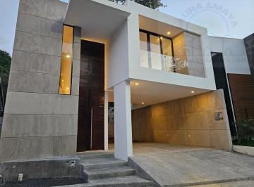 Casa de 3 habitaciones, Santiago · Hermosa Residencia a Estrenar en El Pueblo Mágico de Santiago