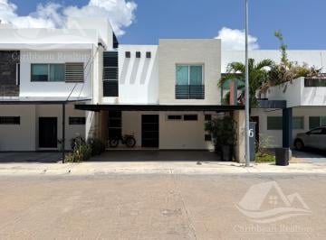 Casa · 240m² · 3 Recámaras · 3 Estacionamientos · Casa en Venta en Palmaris Cancun