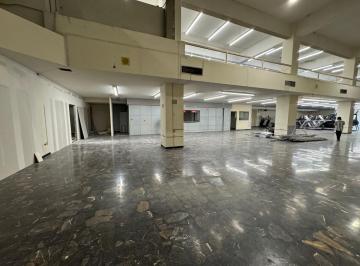 Local comercial · 2100m² · Local en Renta en Garza Sada