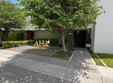 Casa en condominio · 3 Recámaras · 2 Estacionamientos · Casa en Condominio - Juriquilla Santa Fe
