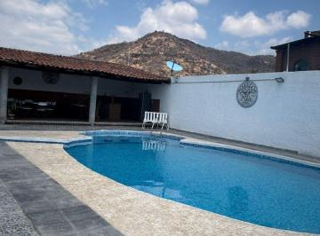 Casa de 2 habitaciones, Atlixco · Casa en Atlixco 900 m con Alberca