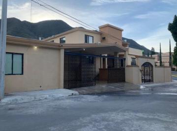 Casa · 625m² · 5 Recámaras · 3 Estacionamientos · Casa en Venta en Zona Sur