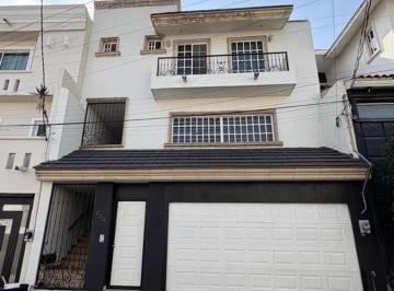 Casa · 158m² · 3 Recámaras · 2 Estacionamientos · Casa en Venta en San Jeronimo