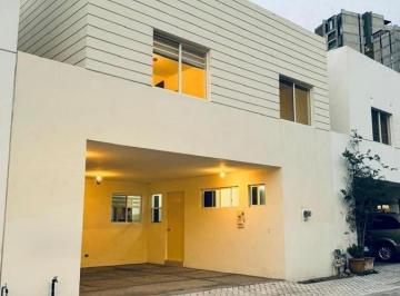 Casa · 166m² · 4 Recámaras · 2 Estacionamientos · Casa en Renta en Valle Poniente