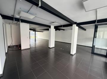 Oficina · 215m² · 2 Estacionamientos · Oficina en Renta en Col. Granada