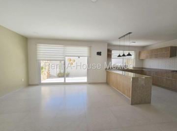 Casa en condominio de 3 habitaciones, El Marqués · Renta de Casa 3 Habitación Cada Una con Baño Completo con Roof, Zibata Querétaro