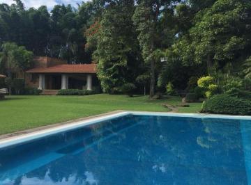 Casa · 1581m² · 5 Recámaras · 7 Estacionamientos · La Casa de Los Apantles