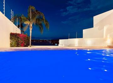 Casa · 225m² · 4 Recámaras · 2 Estacionamientos · Casa Nueva con Vista Al Lago