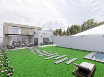 Casa · 111m² · 3 Recámaras · 2 Estacionamientos · Casa con Vista Al Lago