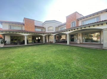 Casa · 756m² · 7 Recámaras · 3 Estacionamientos · Residencia de Lujo con Doble Frente en Kloster Sumiya