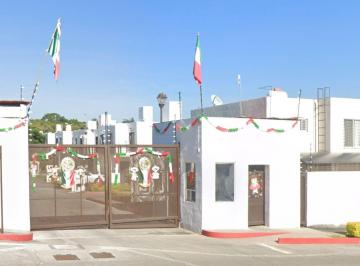 Casa de 3 habitaciones, Xochitepec · Casa en Venta en Fraccionamiento Solares, Xochitepec Morelos Adjudicada con Posesión Cl