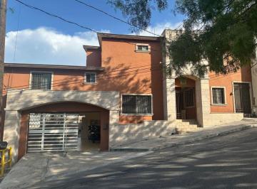 Casa de 4 habitaciones, San Nicolás de los Garza · Casa en Venta – Lomas del Roble, San Nicolás