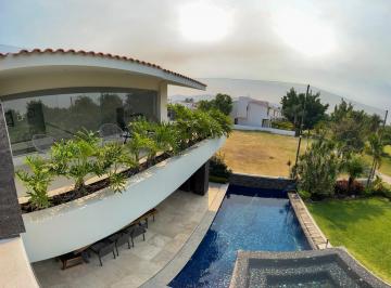 Casa · 380m² · 4 Recámaras · 3 Estacionamientos · Casa en Paraíso Country Club