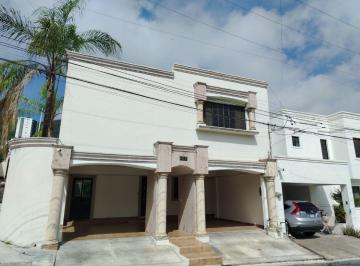 Casa de 3 habitaciones, Monterrey · Casa en Renta en Bosques de Satelite
