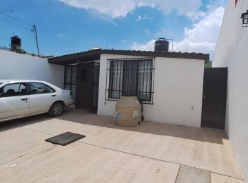 Casa de 4 habitaciones, San Luis Potosí · Casa de un Nivel con 3 Recámaras y Hall en Renta en Himno Nacional Slp