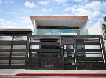 Fachada  · Casa con Amplio Terreno y Jardín | 200 m² de Terreno | Cuautitlán Izcalli