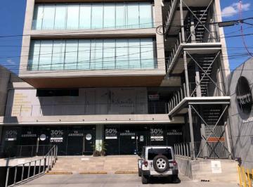 Local comercial · 65m² · 10 Estacionamientos · Local - Renta
