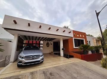 Casa · 3 Recámaras · 3 Estacionamientos · Casa en Club de Golf Bellavista