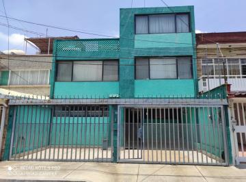 Casa de 3 habitaciones, Venustiano Carranza · Casa en Venta