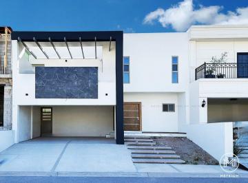 Casa de 3 habitaciones, Chihuahua · Casa en Renta Frente a Parque Bosque Real con Rec en Planta Baja