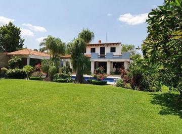 Casa de 4 habitaciones, Jiutepec · Preciosa Casa con Jardin Espectacular!