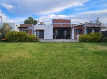 Quinta de 5 habitaciones, San Pedro Tlaquepaque · Quinta de 1000 m² de Terreno con 5 Habitaciones en Venta en La Calerilla